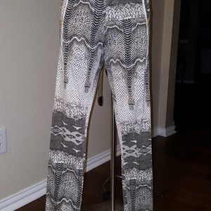 NWOT animal print skinny pants